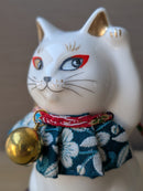 Maneki Neko Beckoning Cat For Fortune & Longevity White.