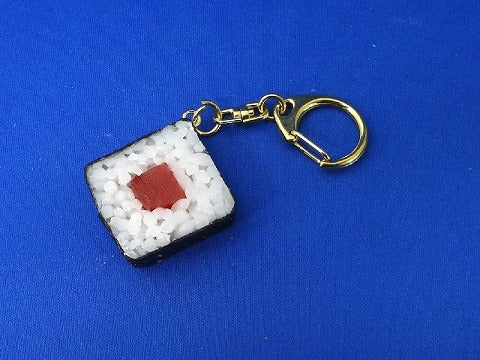 https://www.goodsfromjapan.com/images/Tuna_Roll_Sushi_Keychain.jpg